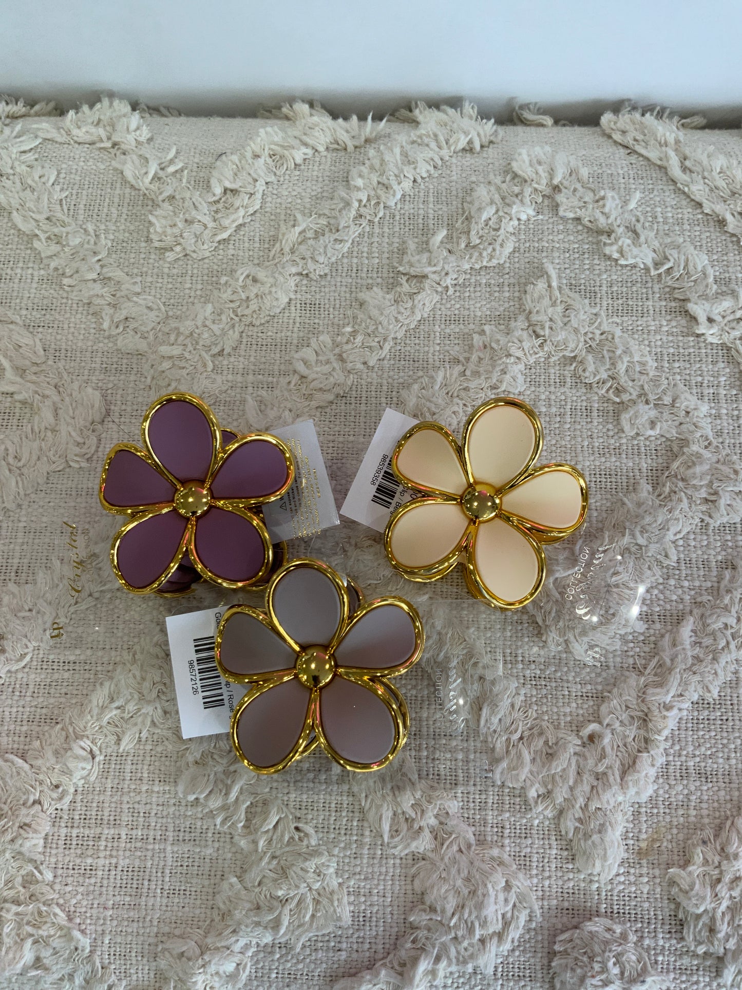 Gold Trim Flower Clip