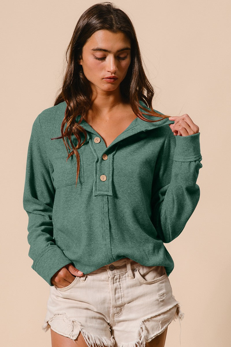 BRUSHED HACCI BUTTONED COLLARED TOP